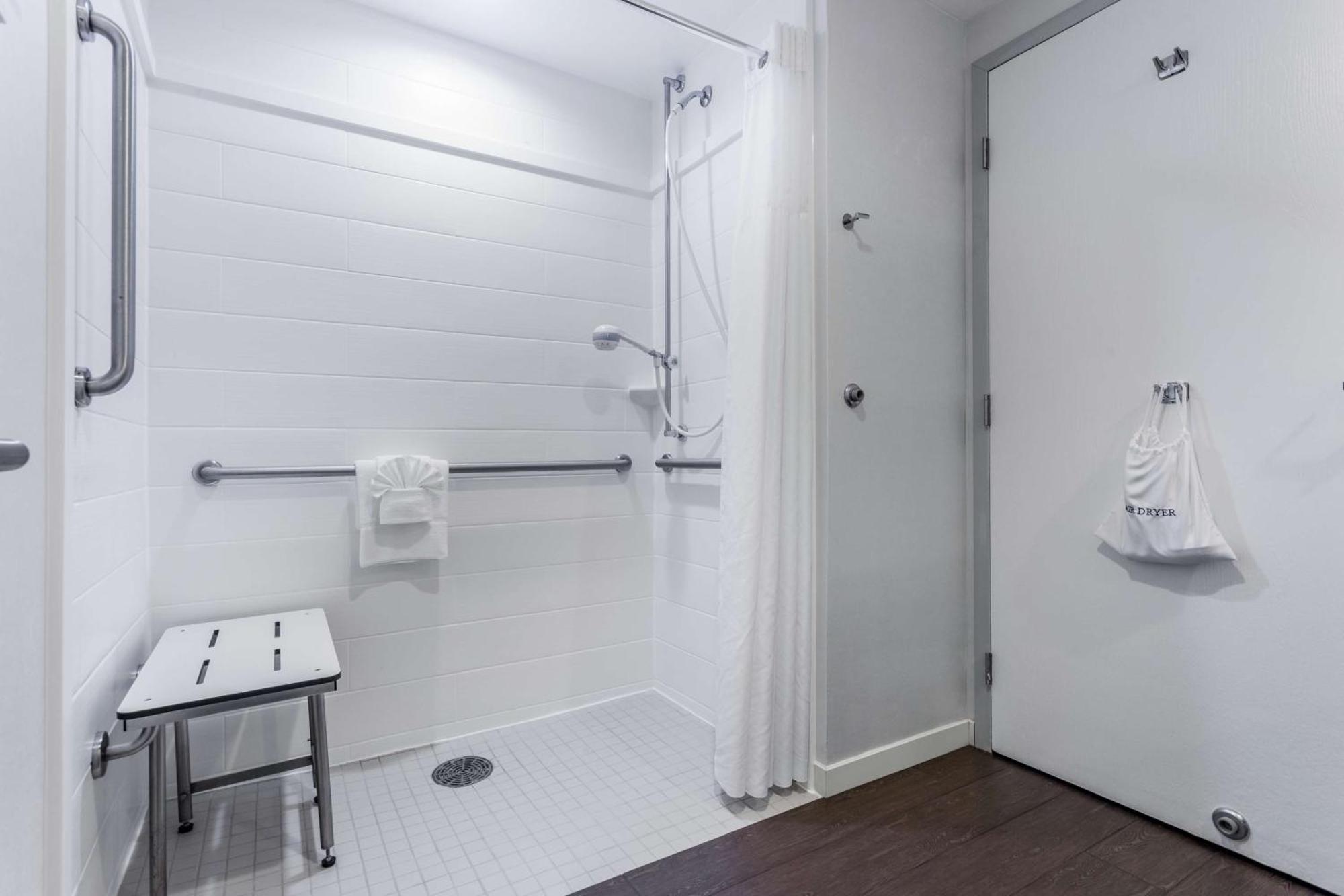 Hampton Inn Milwaukee Airport Bagian luar foto
