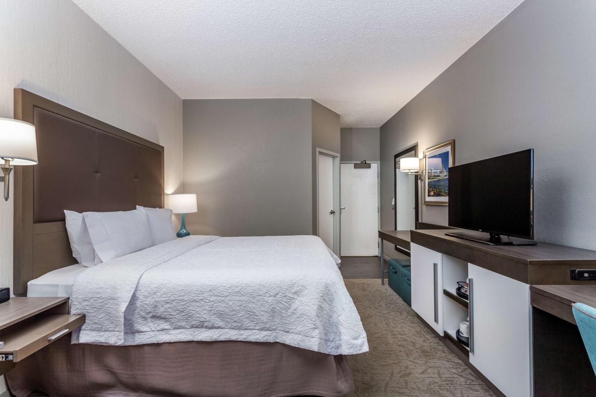 Hampton Inn Milwaukee Airport Bagian luar foto