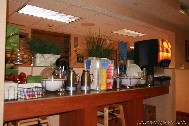 Hampton Inn Milwaukee Airport Restoran foto